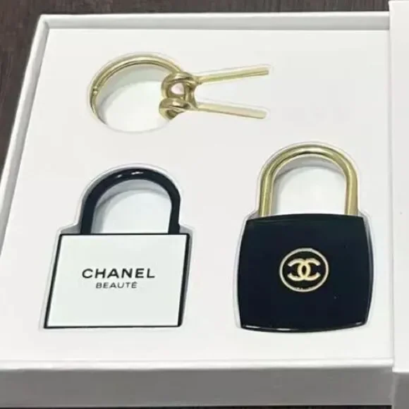 CHANEL Gift PadLock Lock & Key Set